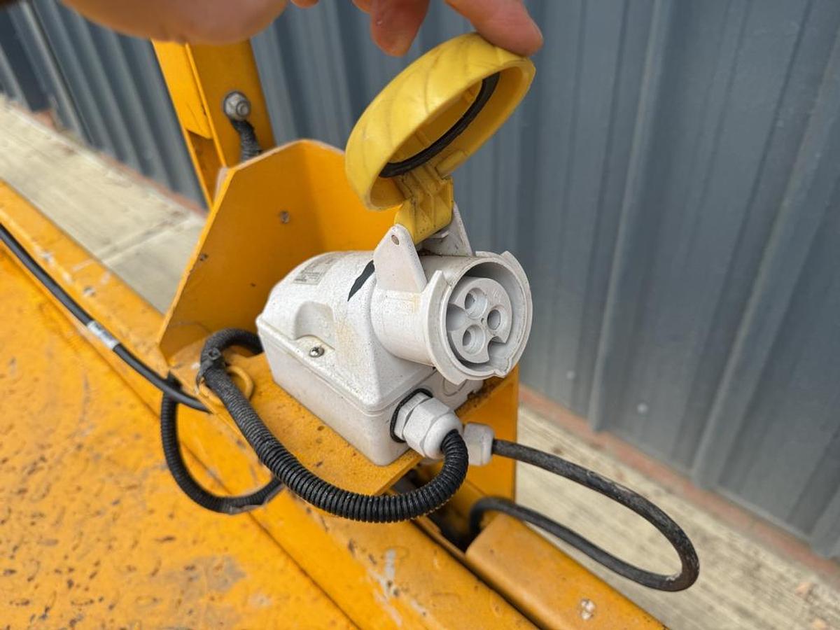 Used JCB S2646E 10m Electric Scissor Lift