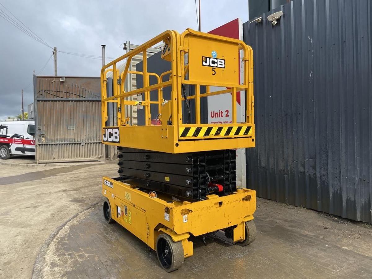 Used JCB S3246E 12m Electric Scissor Lift