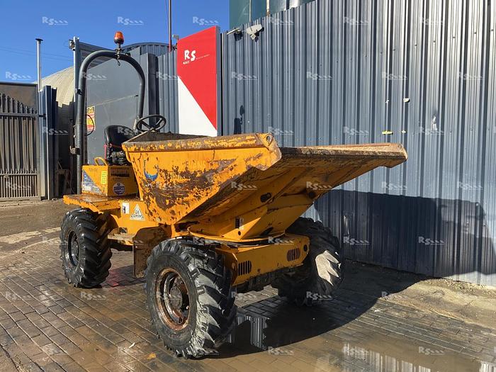 Used THWAITES 3 TONNE SWIVEL