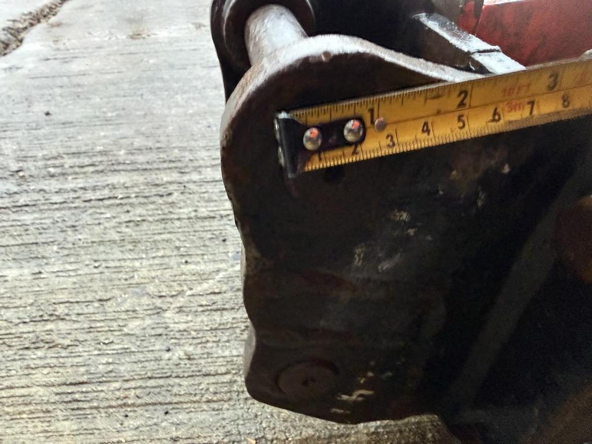 Used Sandvik BR222 1,2 - 2,4 t Hydraulic Breaker
