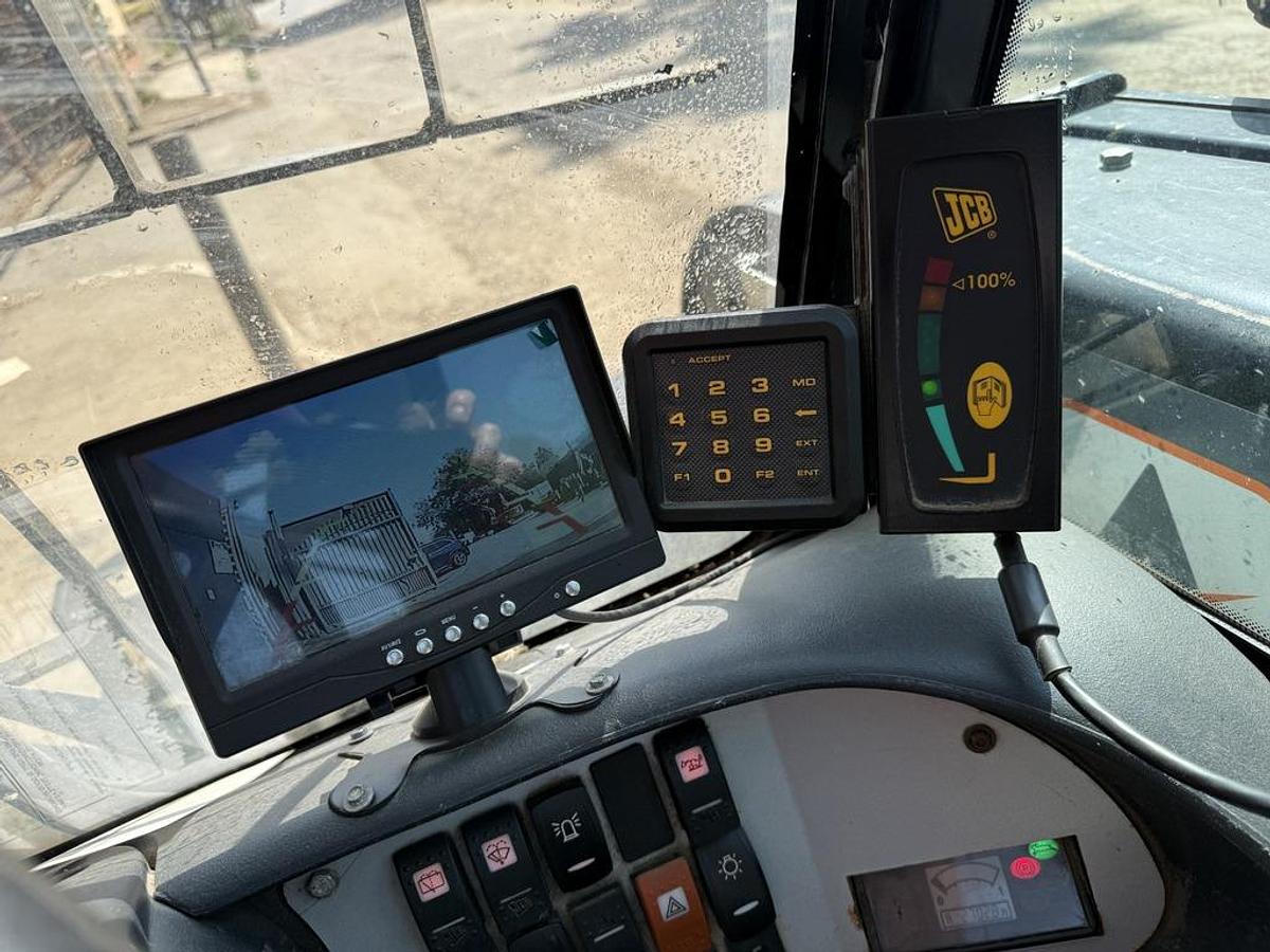 Used JCB 520-40 2t 4m Telehandler