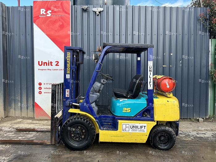 Used KOMATSU FG25 T-12