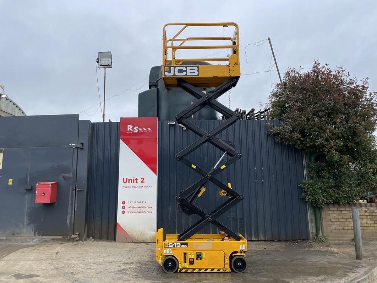 Used JCB S1930E 8m Electric Scissor Lift