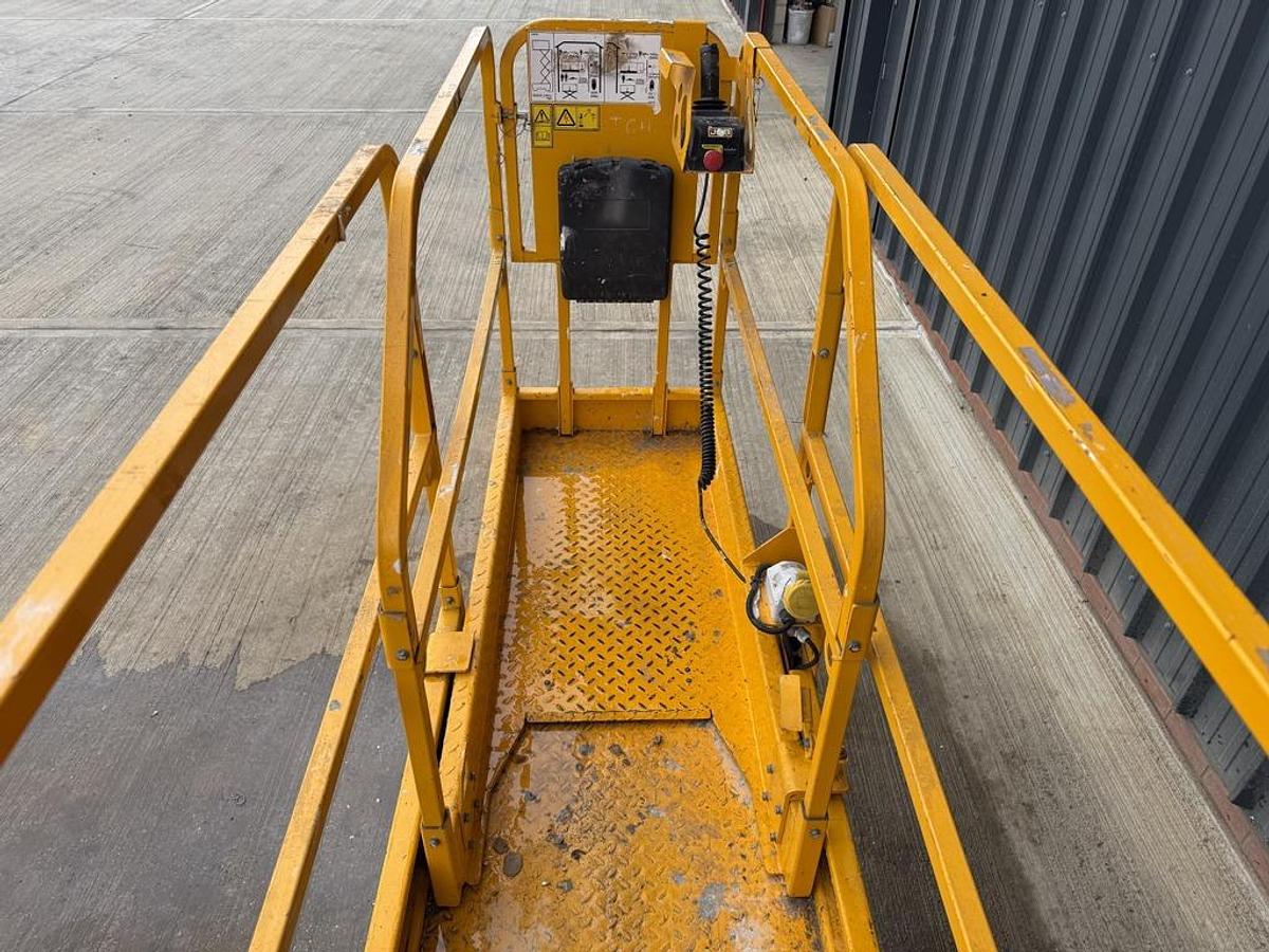 Used JCB S1930E 8m Electric Scissor Lift