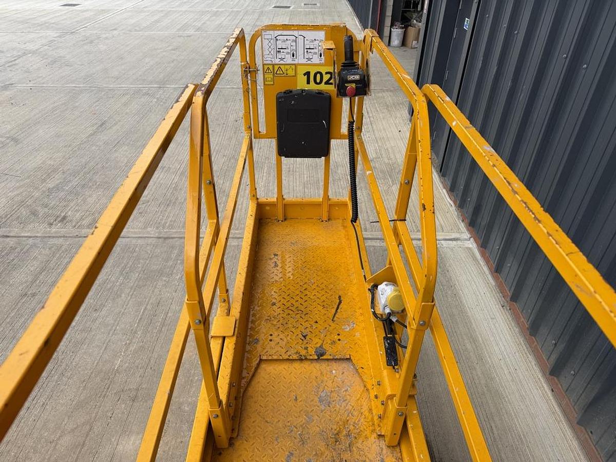 Used JCB S1930E 8m Electric Scissor Lift