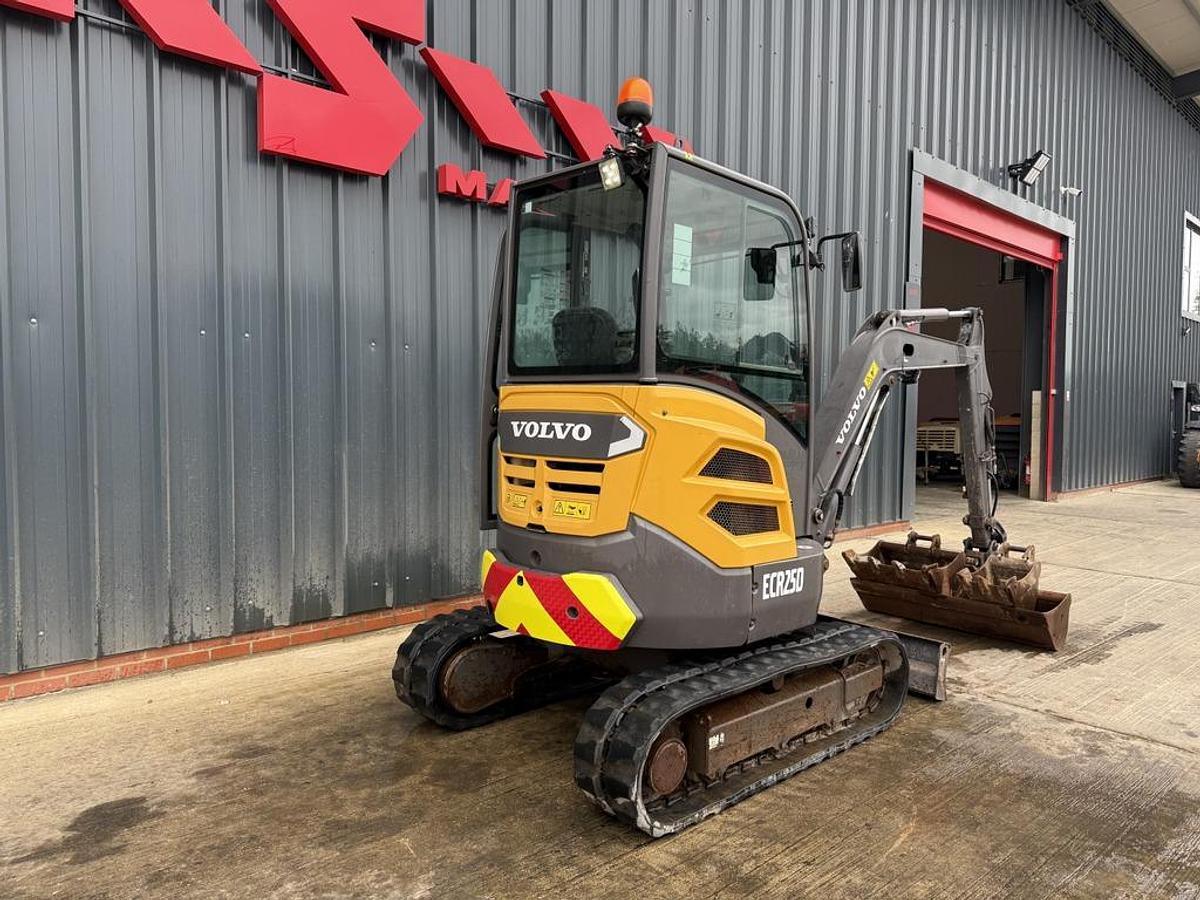 Used Volvo ECR25D 2.5t Mini Excavator