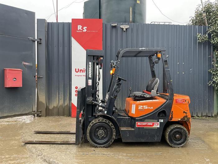Used DOOSAN D25GP