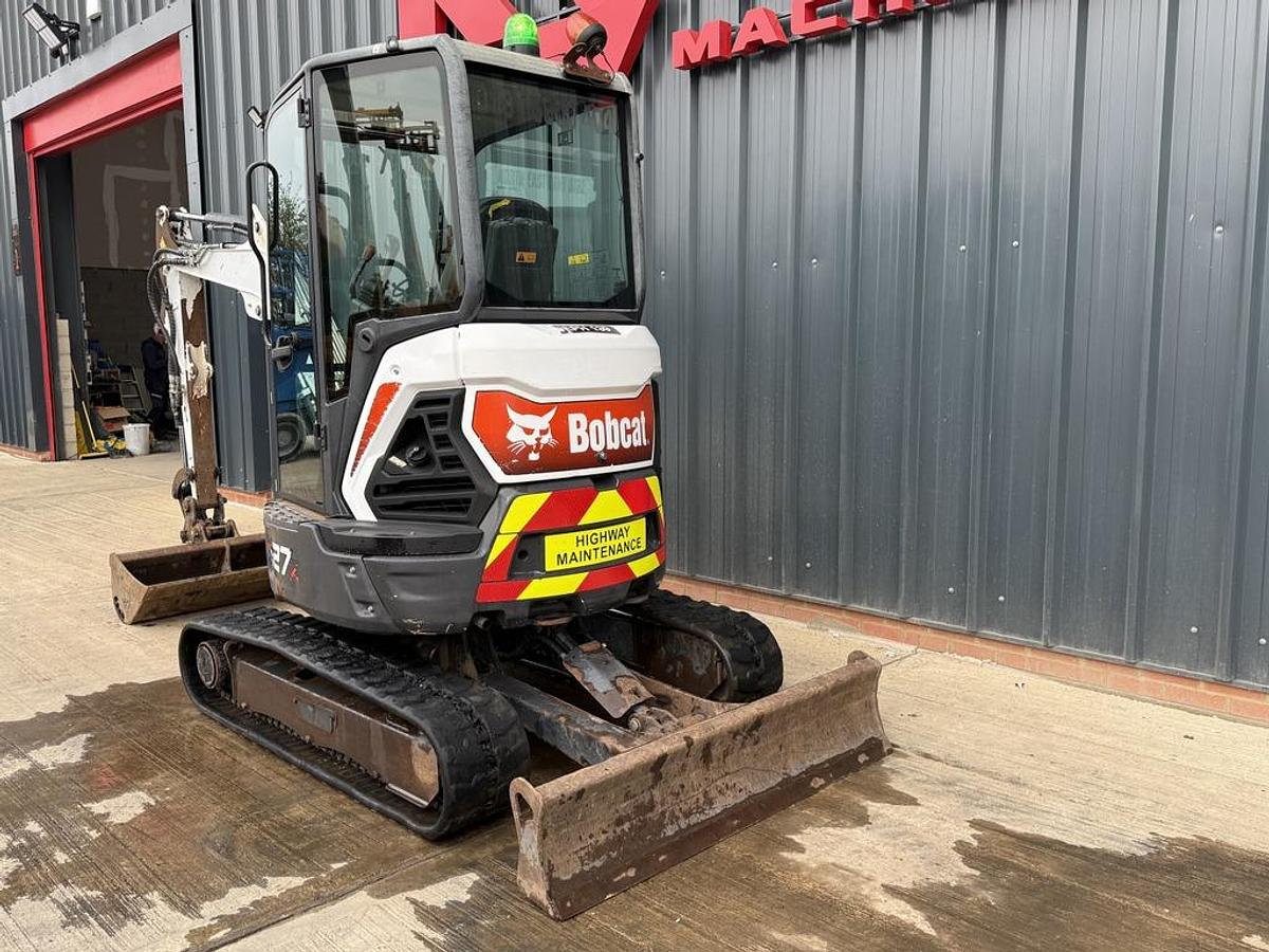 Used Bobcat E27Z 2.7t Mini Excavator