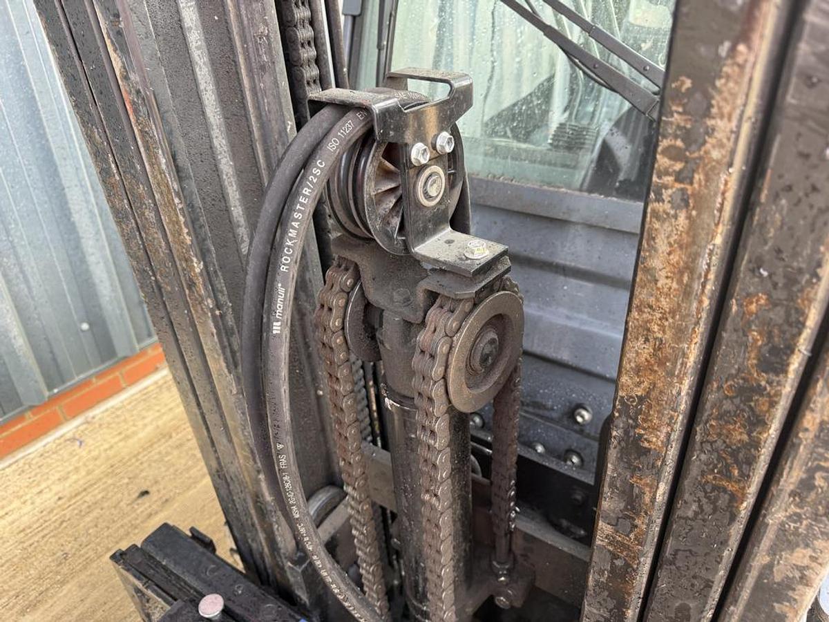 Used Toyota Tonero 2.5t LPG Forklift