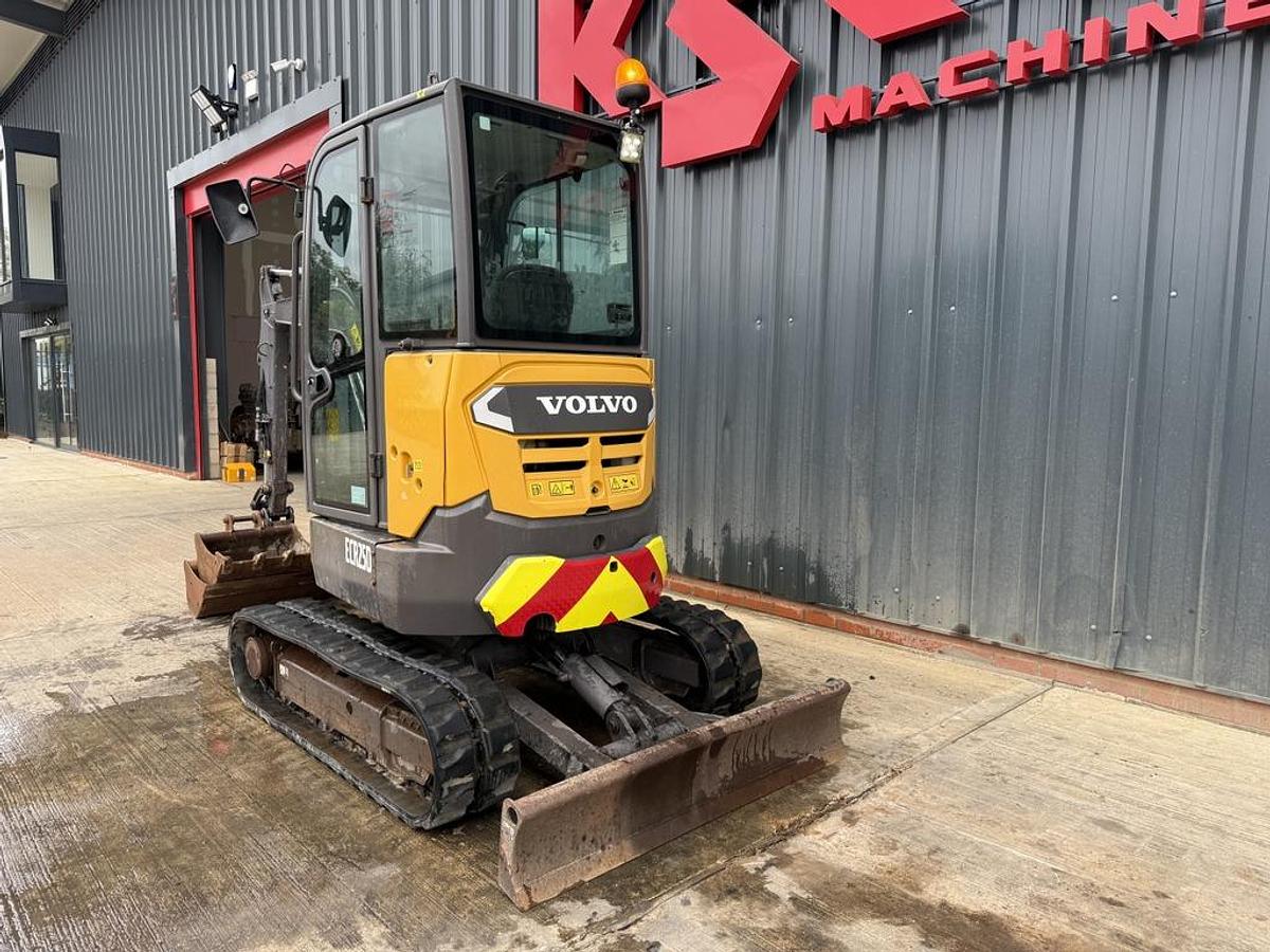 Used Volvo ECR25D 2.5t Mini Excavator