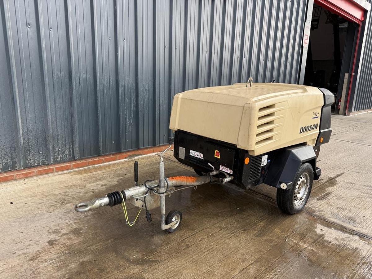 Used Doosan 7/41+ 4 m3/min Compressor