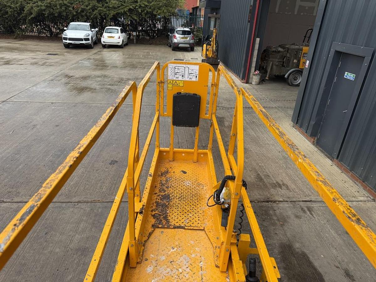 Used JCB S1930E 8m Electric Scissor Lift