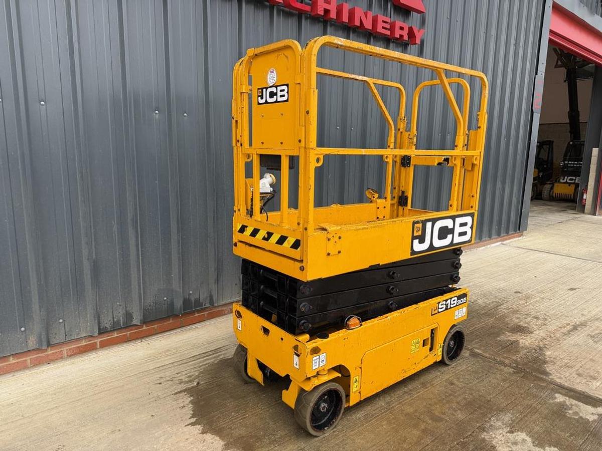 Used JCB S1930E 8m Electric Scissor Lift