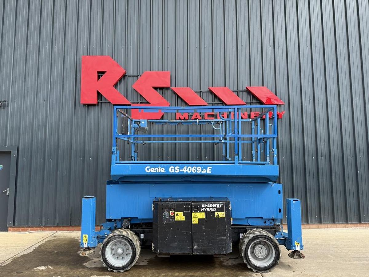 Used Genie GS4069 BE 14m Scissor Lift