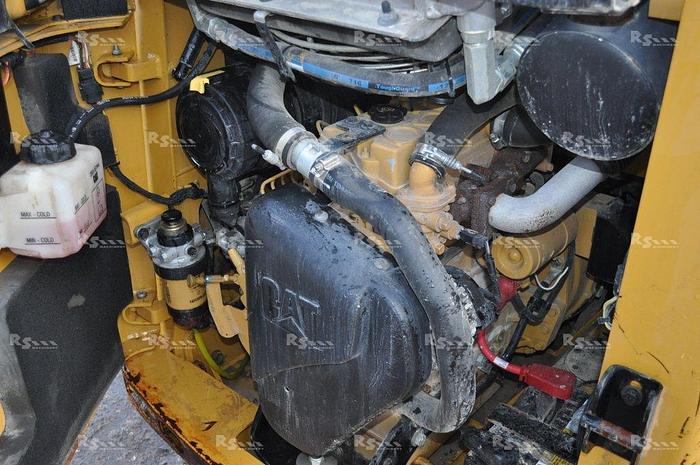 Used CATERPILLAR 216 B3