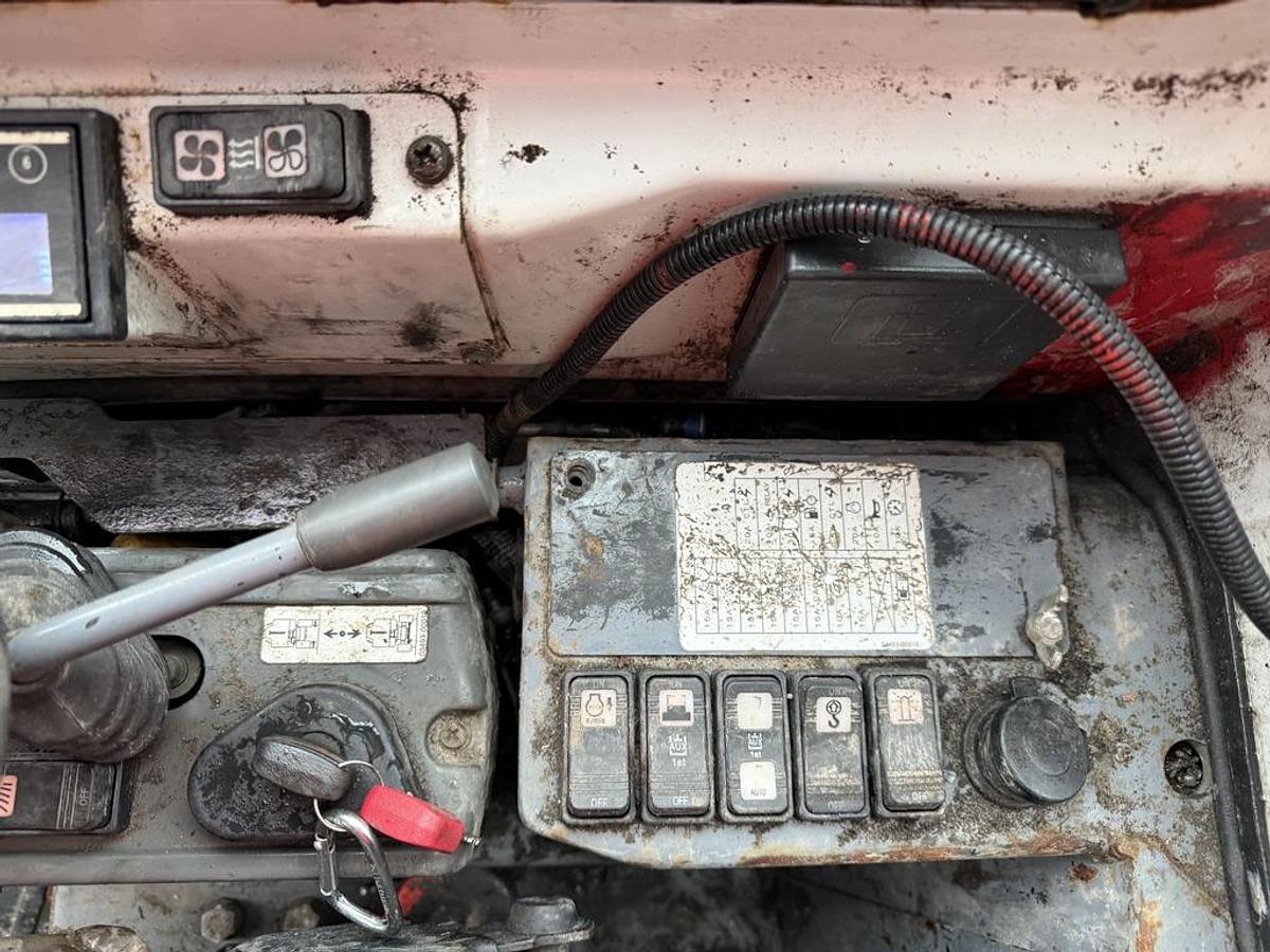 Used Takeuchi TB225 2.4t Mini Excavator