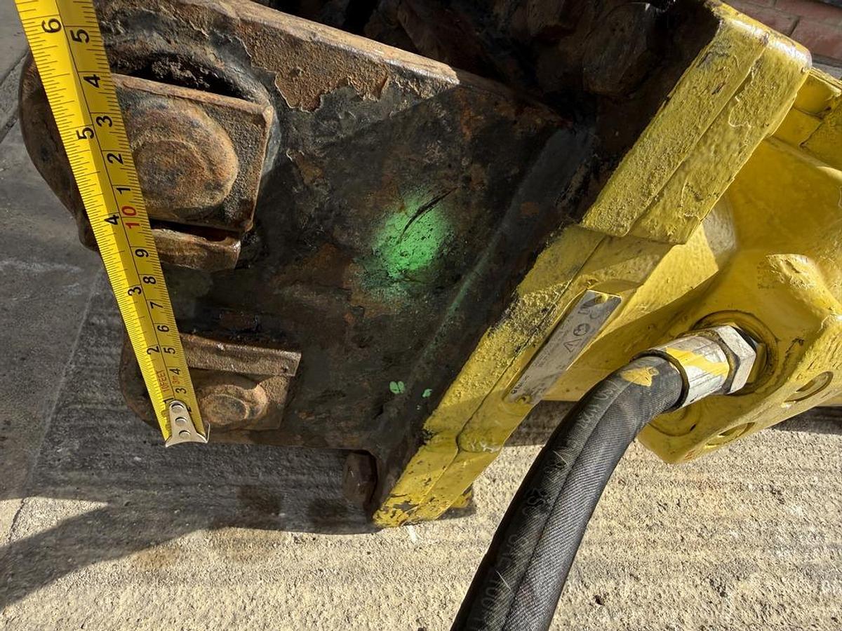 Used Epiroc SB 102 1,1 - 3,0 t Hydraulic Breaker