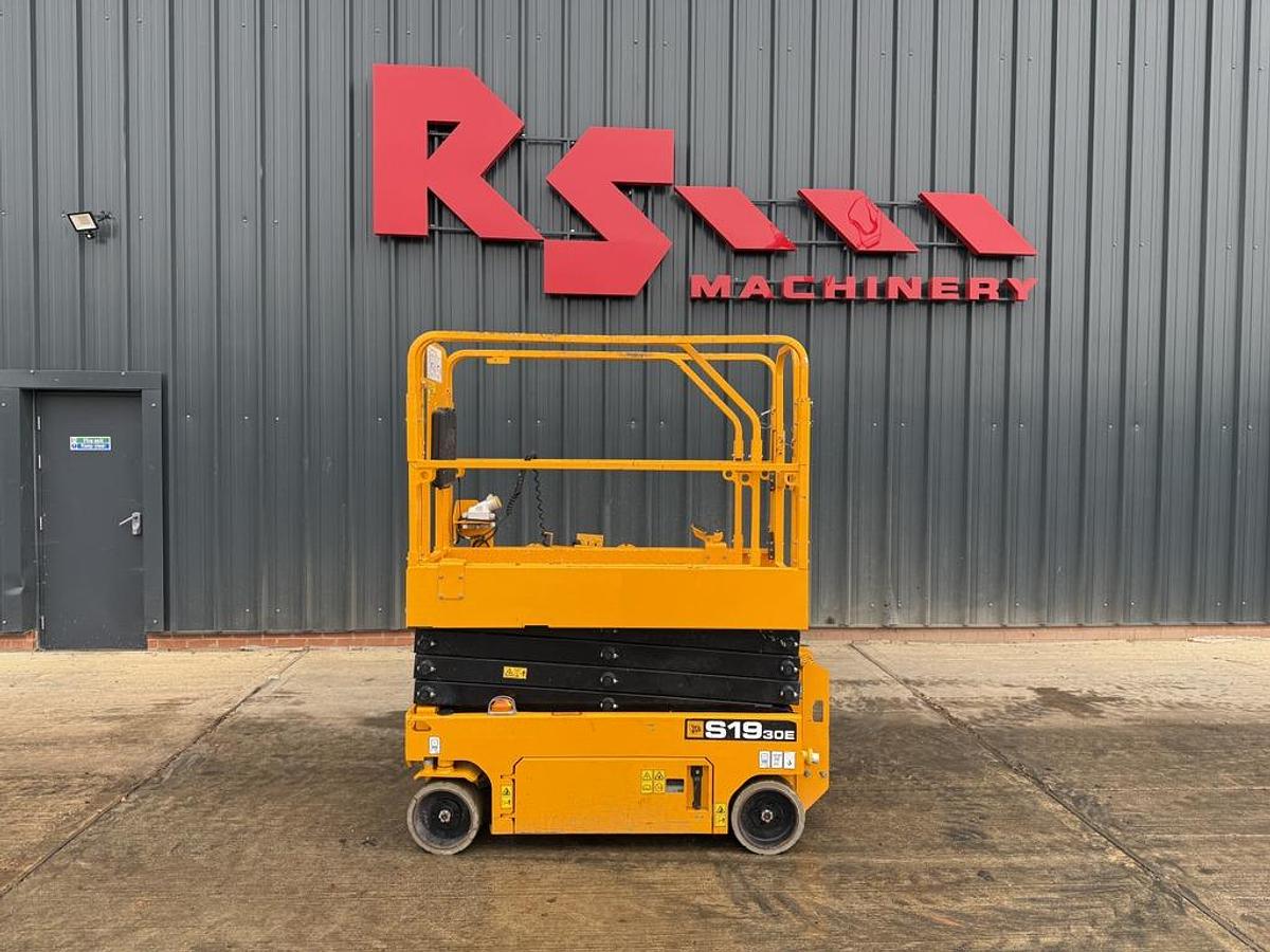 Used JCB S1930E 8m Electric Scissor Lift