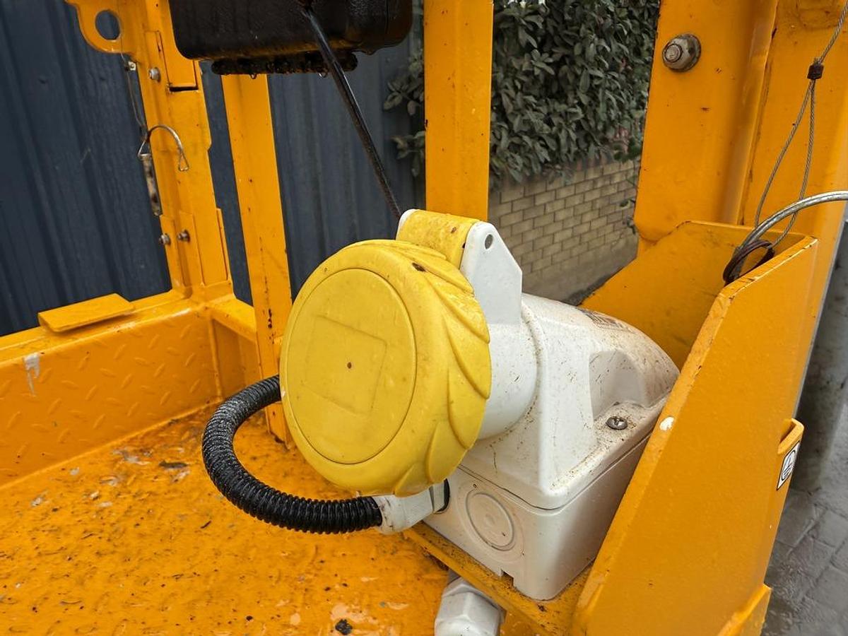 Used JCB S2632E 10m Electric Scissor Lift