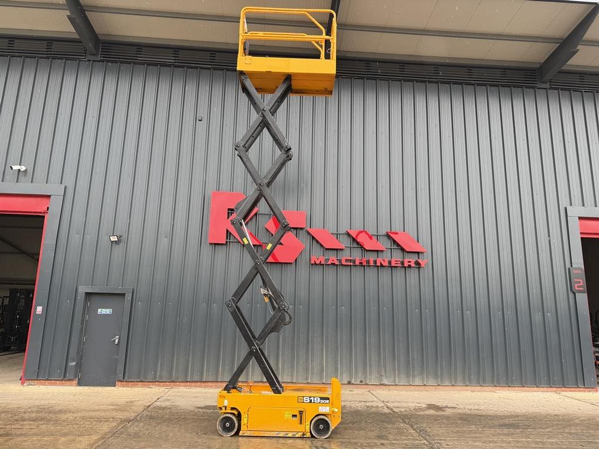 Used JCB S1930E 8m Electric Scissor Lift