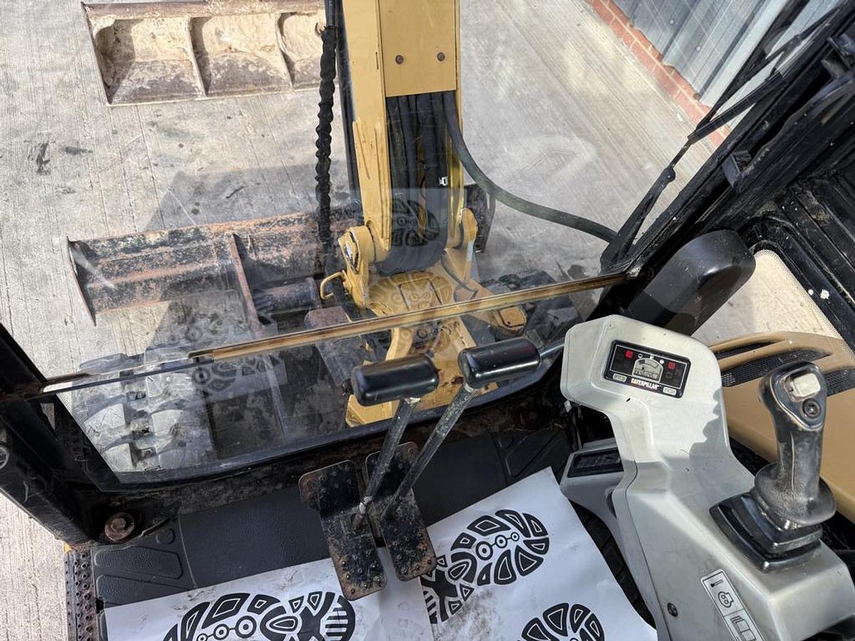 Used Caterpillar 302.5C 2.8t Mini Excavator