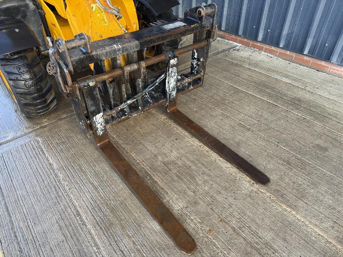 Used JCB 525-60 2.5t 6m Telehandler