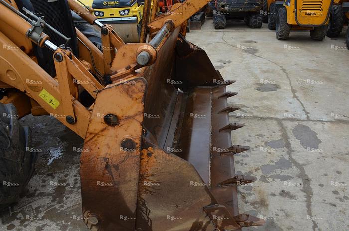 Used CASE 590ST