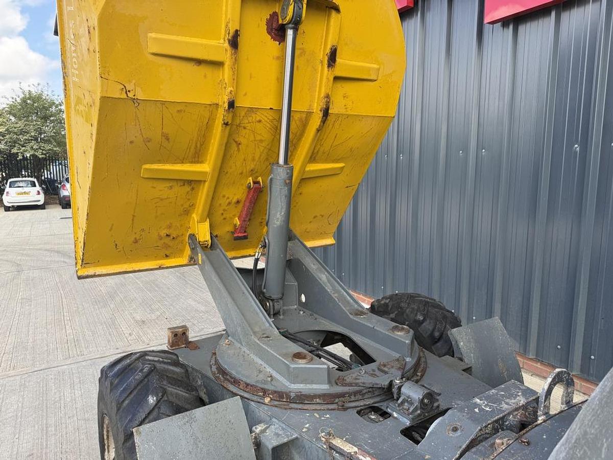 Used Lifton 5001 5 Ton Swivel Dumper