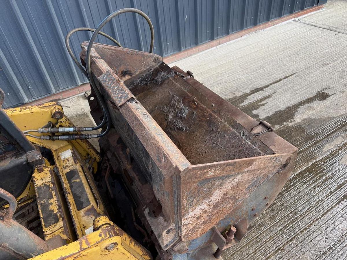 Used Komatsu SK510 Skid Steer Loader