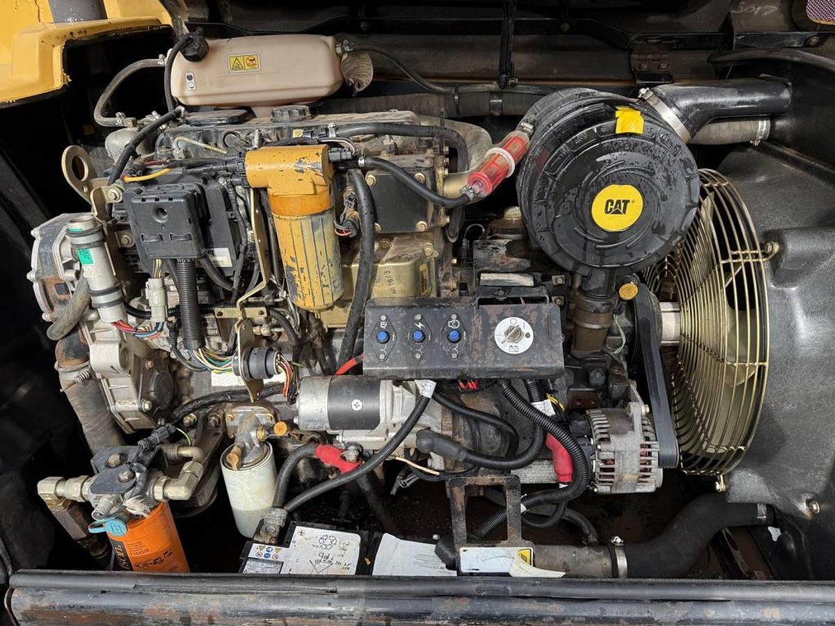 Used Caterpillar TH330B 7m Telehandler