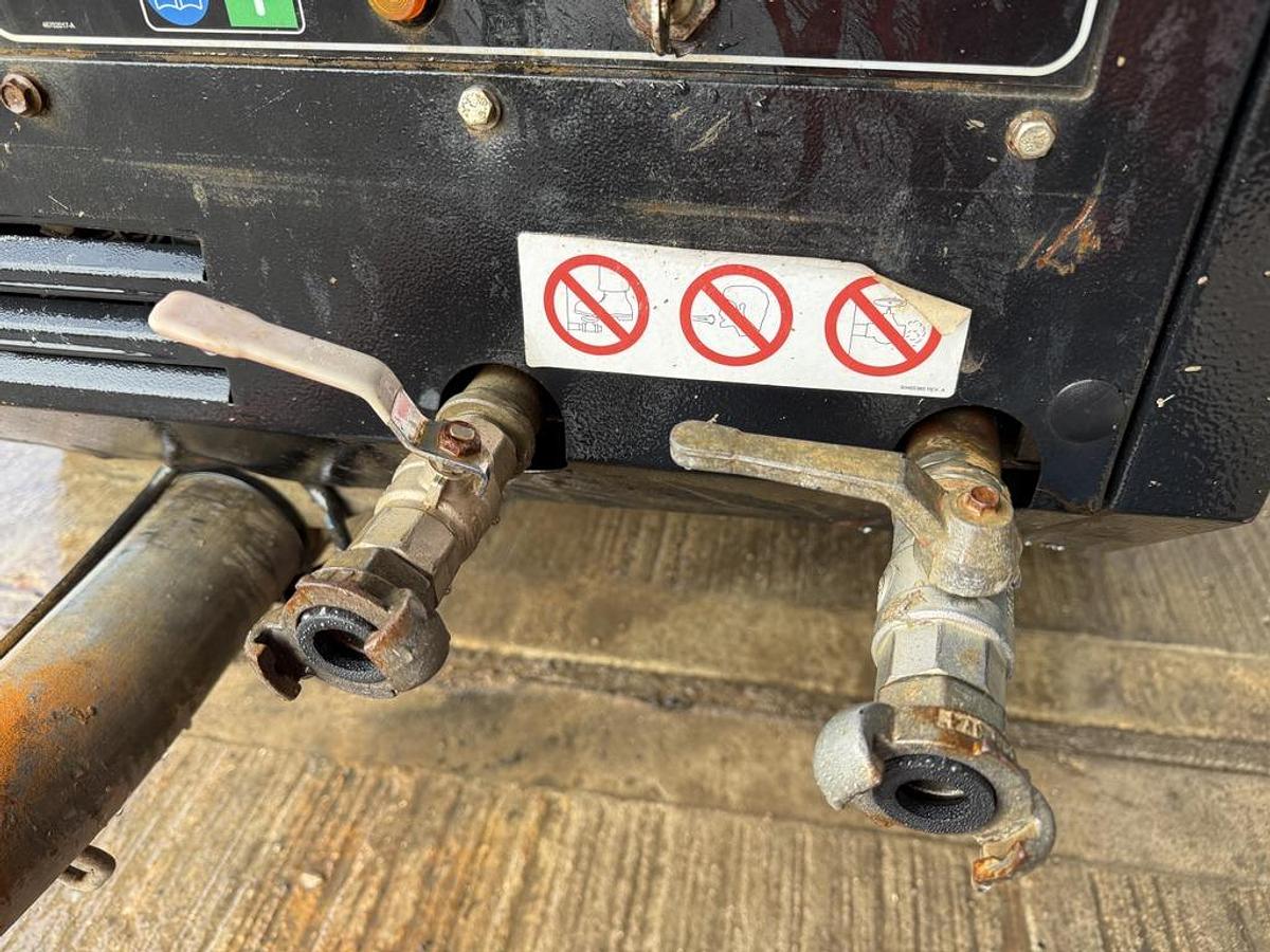 Used Doosan 7/41+ 4 m3/min Compressor