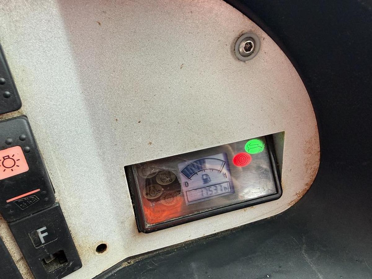 Used JCB 520-40 2t 4m Telehandler