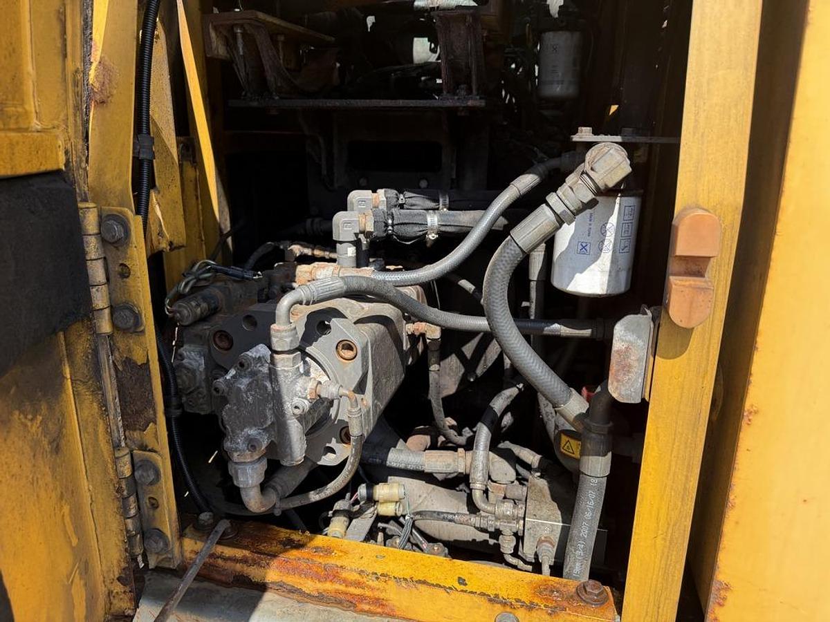 Used Volvo EC140B LC 14t Excavator