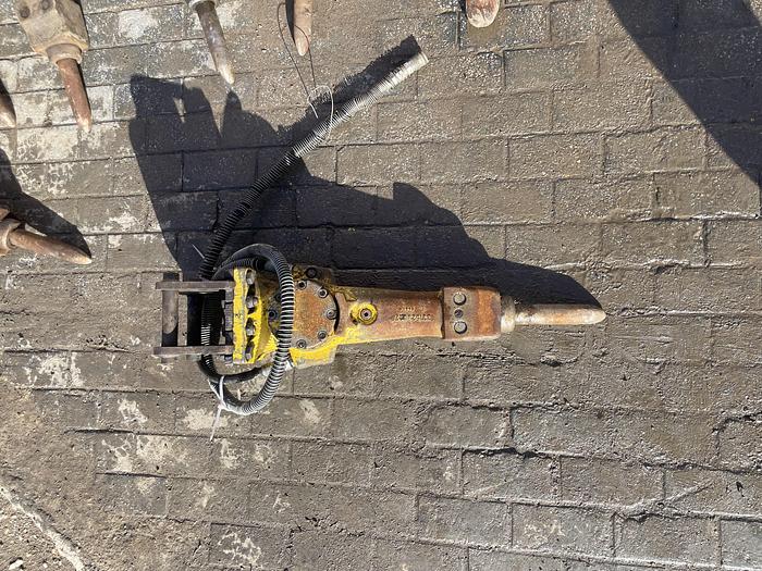 Used ATLAS COPCO SB102