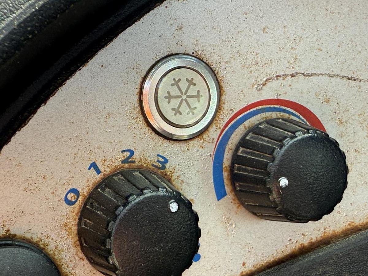 Used JCB 520-40 2t 4m Telehandler