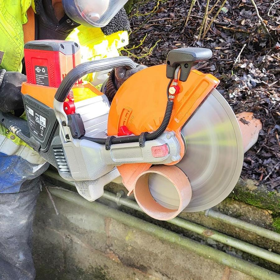 Used BATTERY POWERED DISC CUTTER 