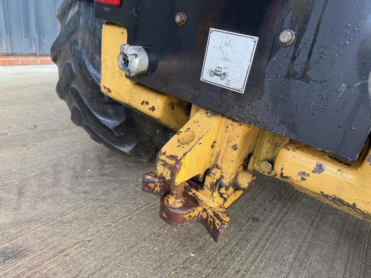 Used Caterpillar TH62 7m Telehandler