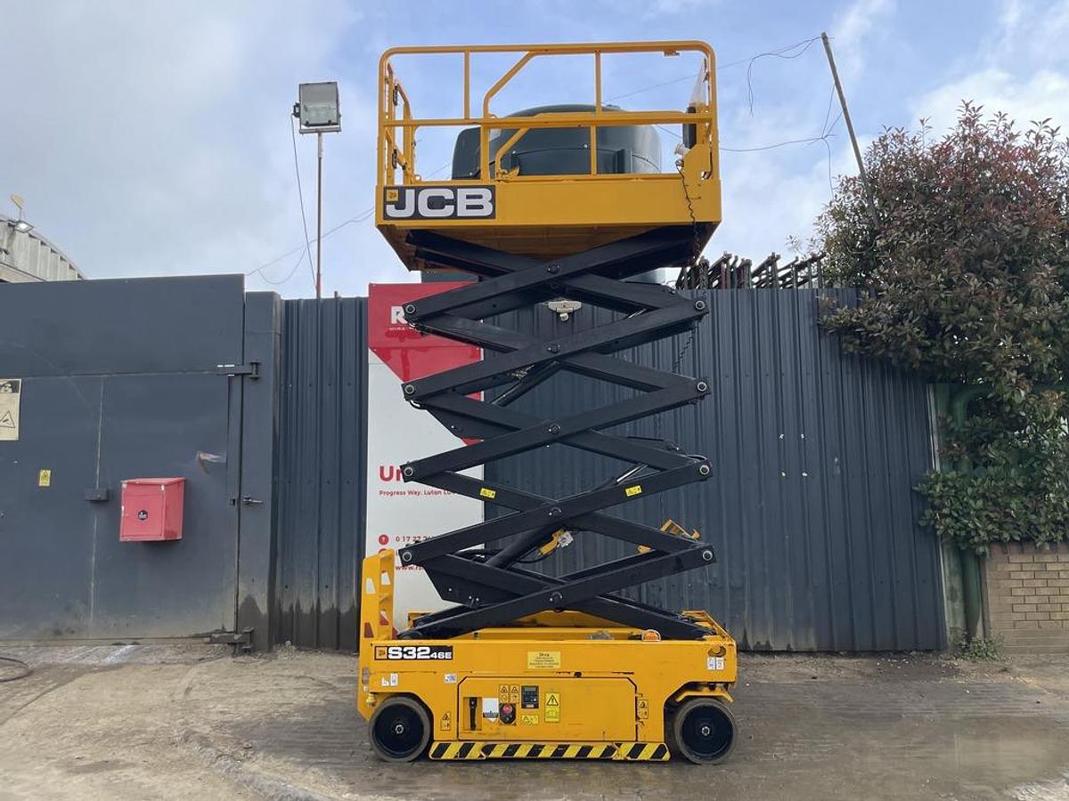 Used JCB S3246E 12m Electric Scissor Lift