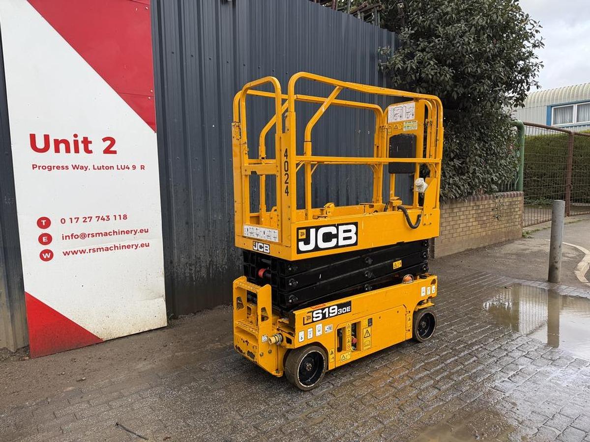 Used JCB S1930E 8m Electric Scissor Lift