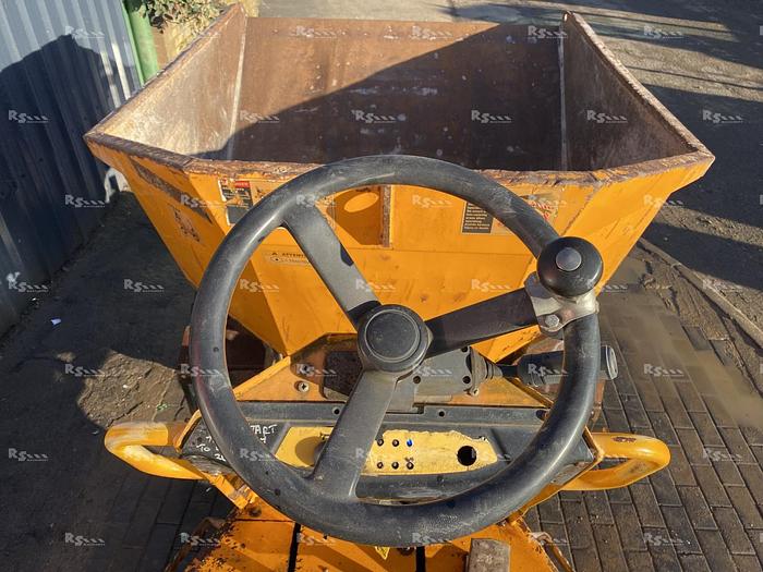 Used THWAITES 3 TONNE SWIVEL