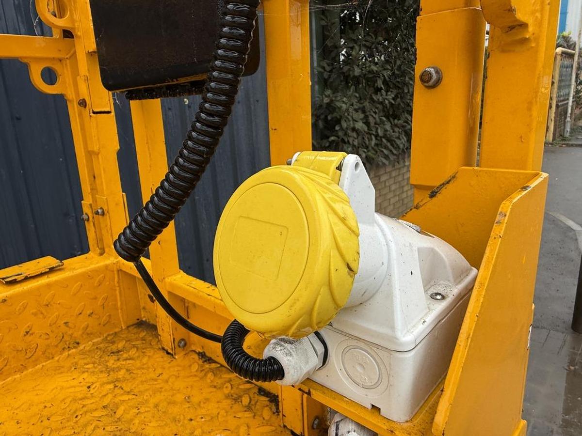 Used JCB S2632E 10m Electric Scissor Lift