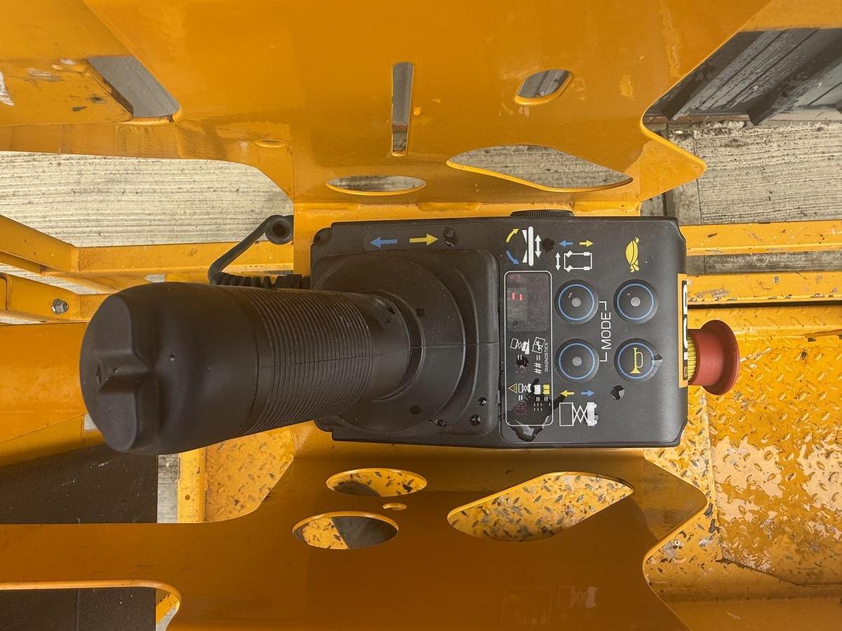 Used 2022 JCB S1930E