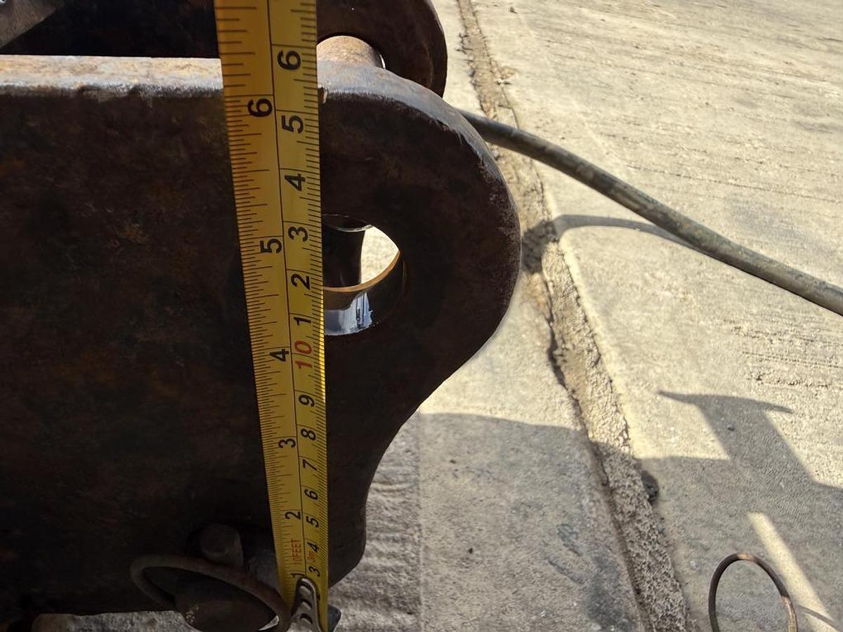 Used Epiroc SB 102 1,1 - 3,0 t Hydraulic Breaker