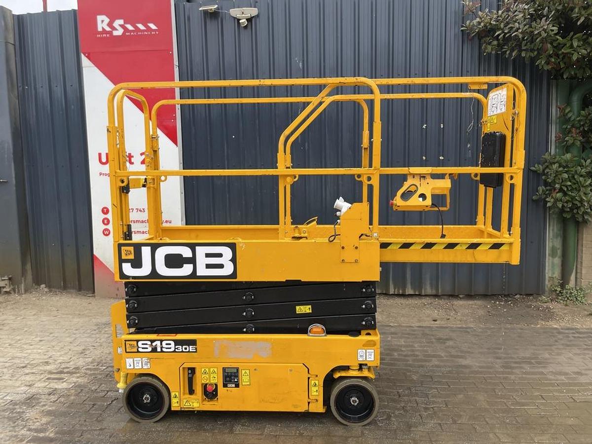 Used JCB S1930E 8m Electric Scissor Lift