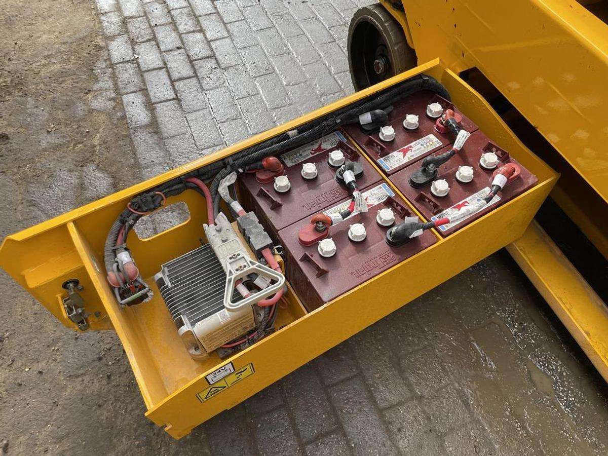 Used JCB S3246E 12m Electric Scissor Lift