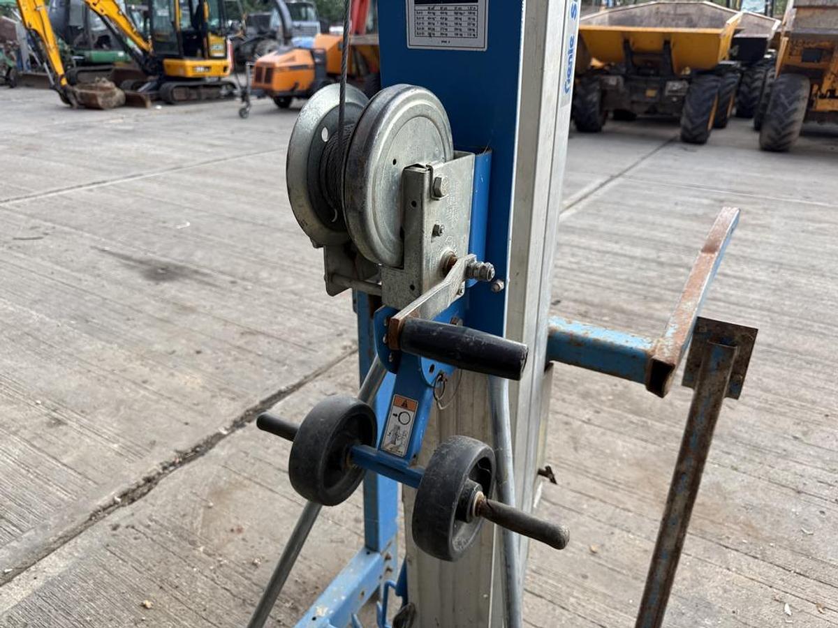 Used Genie SLA-10 Material Lift