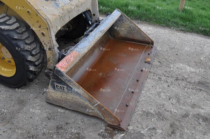 Used CATERPILLAR 216 B3