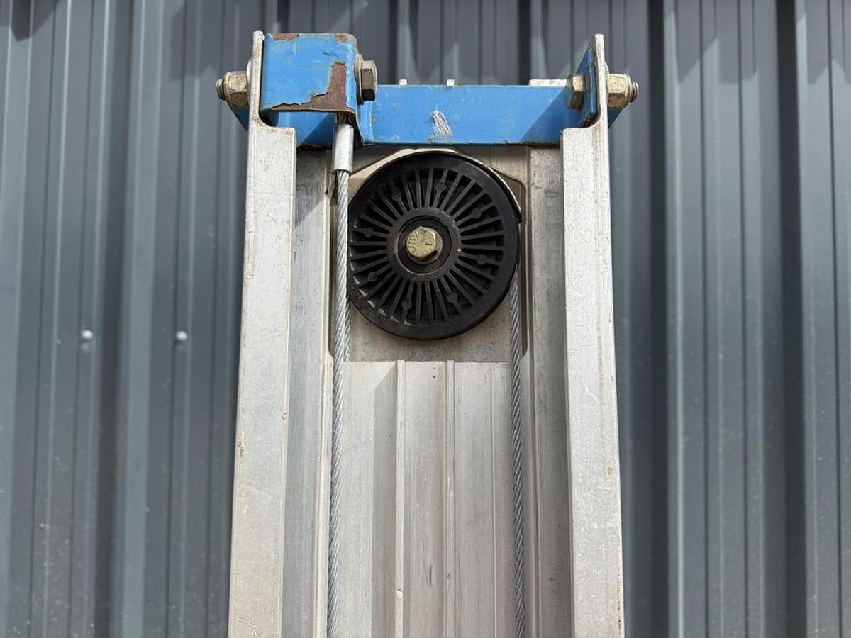Used Genie SLA-10 Material Lift