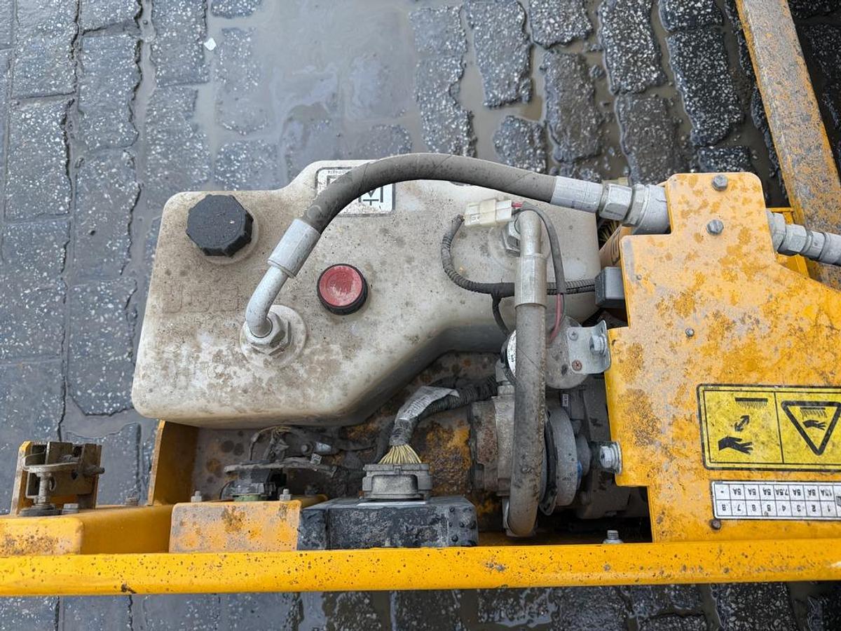 Used JCB S1930E 8m Electric Scissor Lift