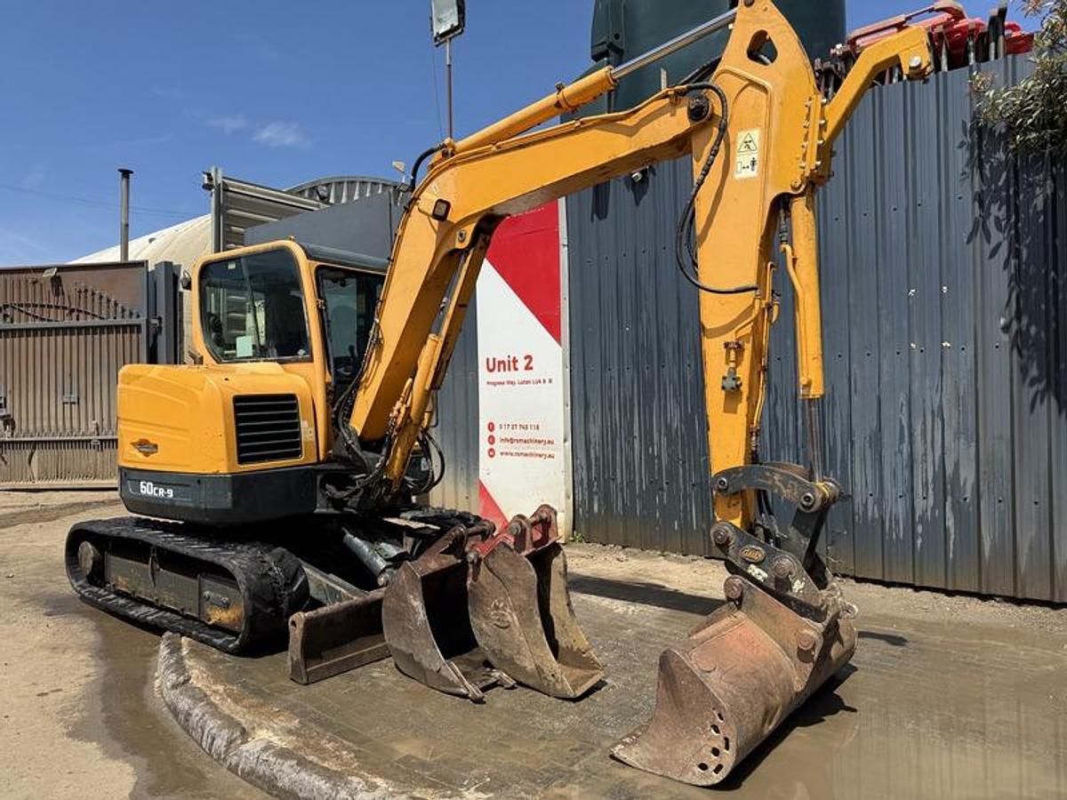 Used HYUNDAI ROBEX 60CR-9